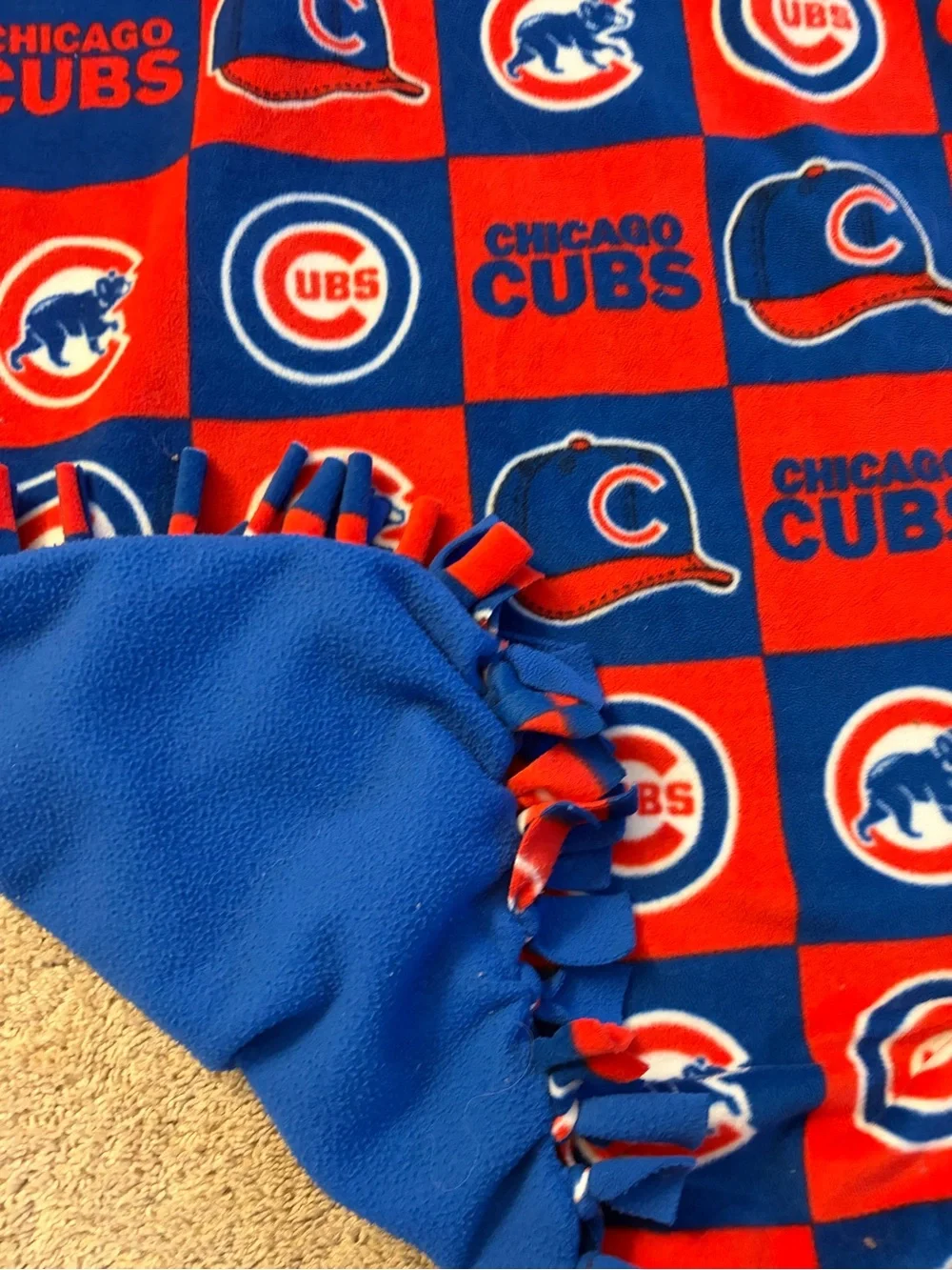 Chicago Cubs Fleece Tie Blanket - Red & Blue